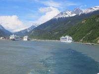 Leaving Port Skagway yes we had company.jpg 376.7K